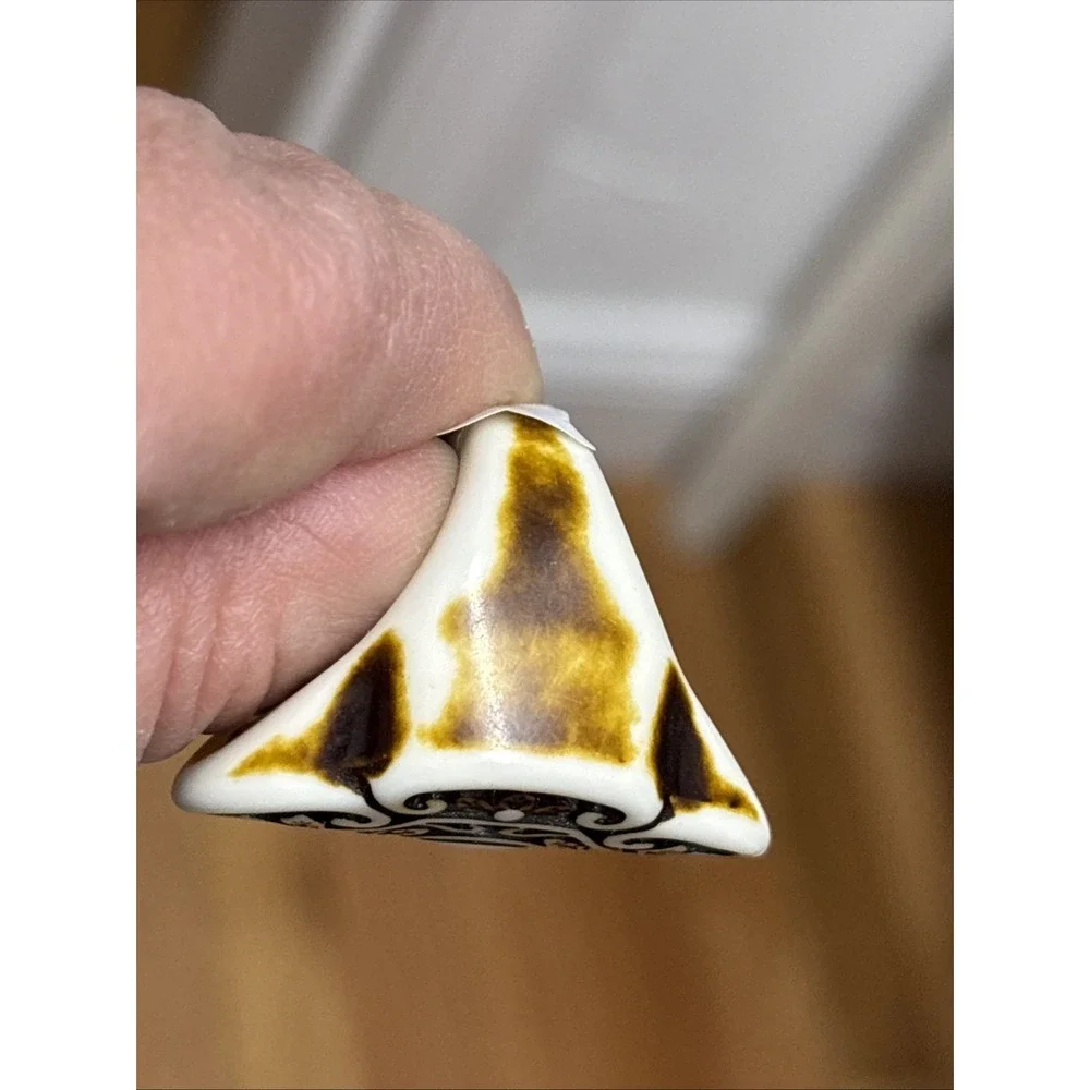 Vintage 90s Black & White Lucite Statement Ring -‎ Size 7